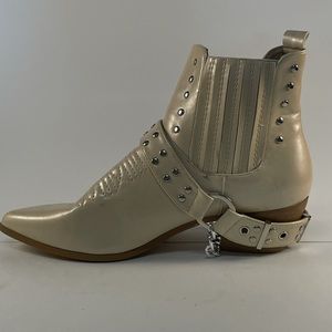 Women’s White Cape Robin Ankle Boots